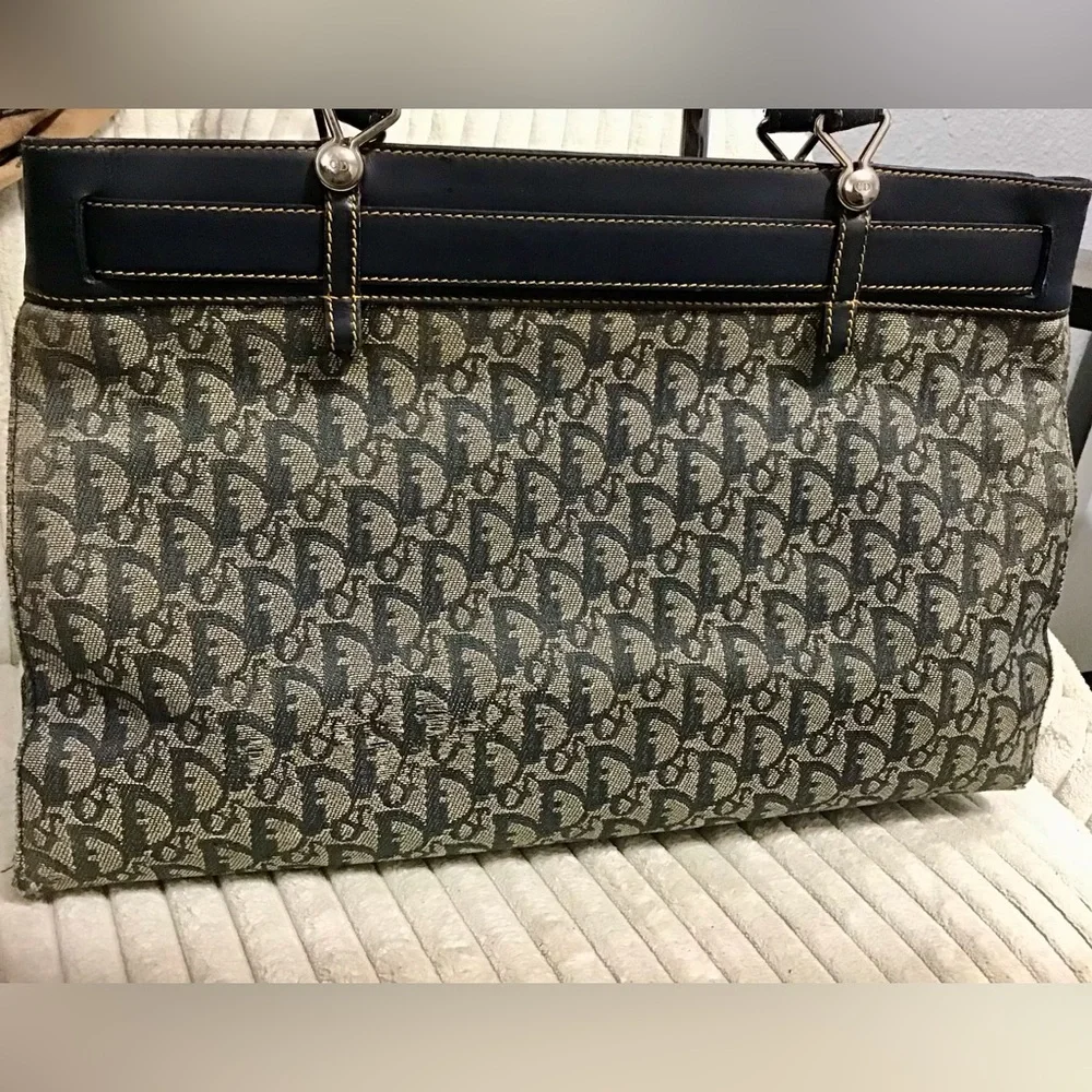 Dior Bags - Picture 3 of 13